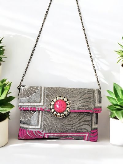 Pochette con doppia chiusura