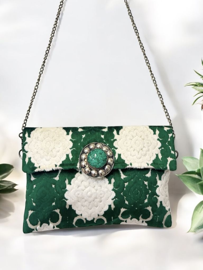 Pochette con doppia chiusura
