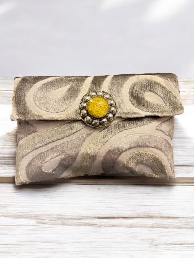 Pochette con doppia chiusura