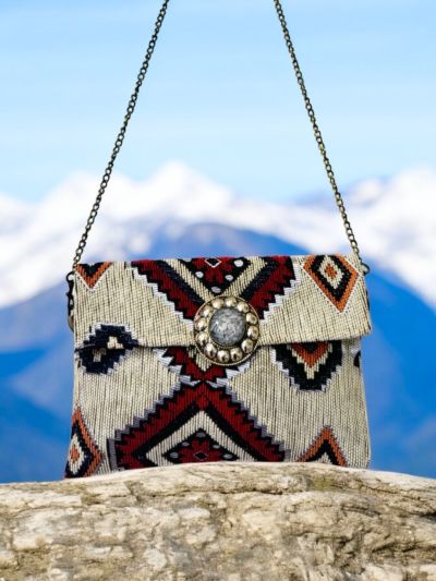 Pochette con doppia chiusura
