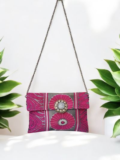 Pochette con doppia chiusura
