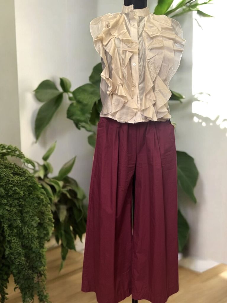 CAMICIA SMANICATA CON VOLANT
