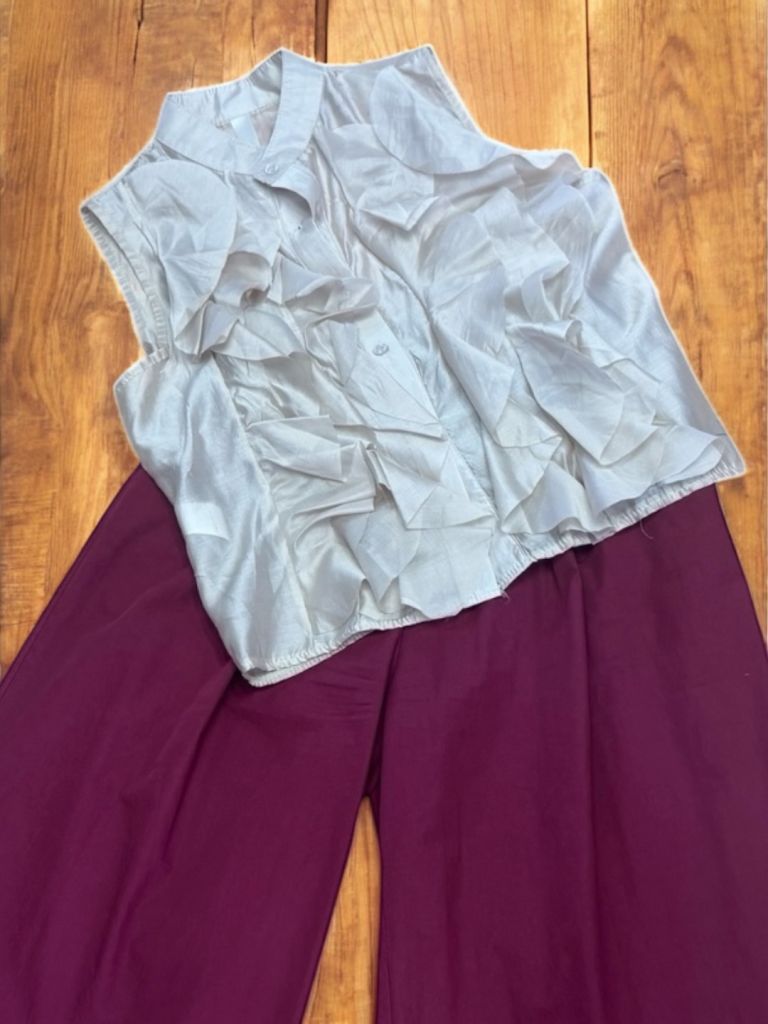 CAMICIA SMANICATA CON VOLANT